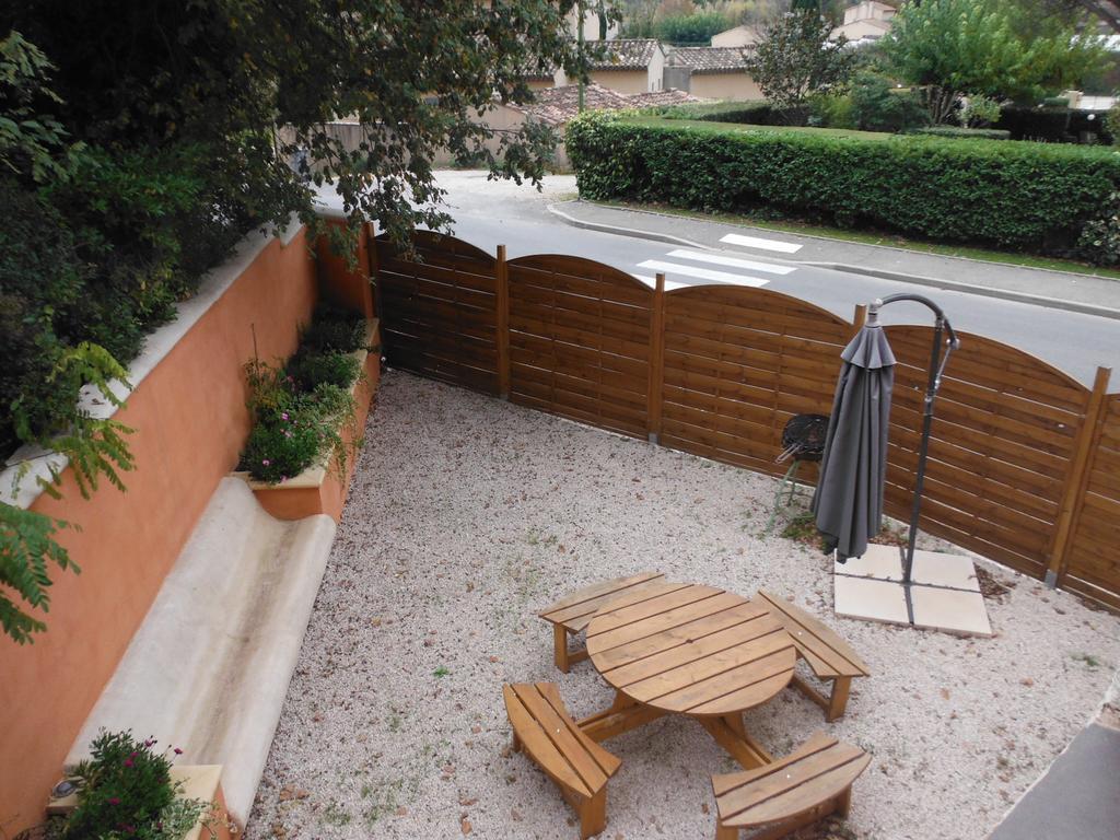 Appartement Le Romarin Mallemort Esterno foto