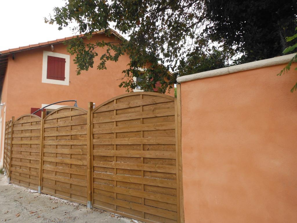 Appartement Le Romarin Mallemort Esterno foto