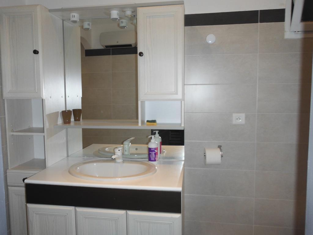 Appartement Le Romarin Mallemort Esterno foto
