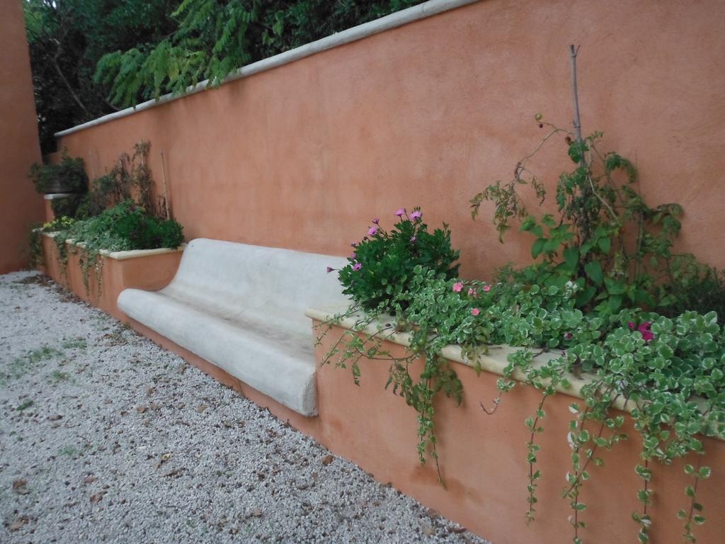 Appartement Le Romarin Mallemort Esterno foto